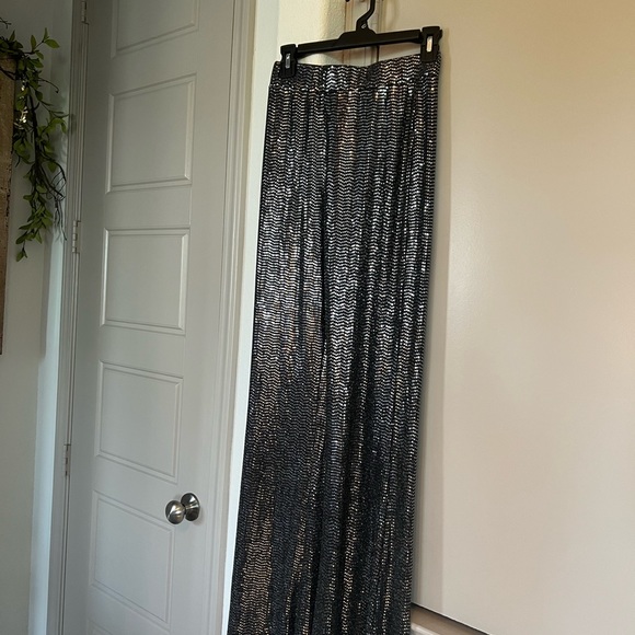 Rehab Lab Silver Sparkle Pants Set - Picture 8 of 8
